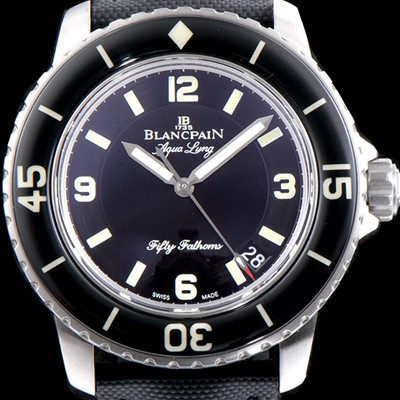 홍콩명품 [블랑팡] 남성용 피프티 패덤스 5015C-1130-52B 아쿠아렁 다이버 워치 블랙 다이얼 스위스 ETA 2836-2오토매틱 무브먼트 BLA4200  