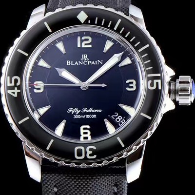 홍콩명품 [블랑팡] 남성용 베스트셀러 피프티 패덤스 5015-1130-52 다이버 워치 블랙 다이얼 스위스 ETA 2836-2오토매틱 무브먼트 BLA4200  