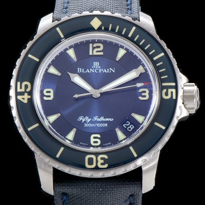 홍콩명품 [블랑팡] 남성용 피프티 패덤스 5015-12B40-O52A 아이코닉 다이버 워치 블루 다이얼 스위스 ETA 2836-2오토매틱 무브먼트 BLA4211  