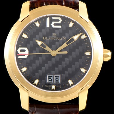 홍콩명품 [블랑팡] 남성용 L-에볼루션 R10-1103-53B 그랑데 빅데이트 타입 UP!! 고급스러운 18K옐로우골드 케이스 블랙 텍스쳐드 다이얼 Cal.6950 오토매틱 무브먼트 BLA4201  