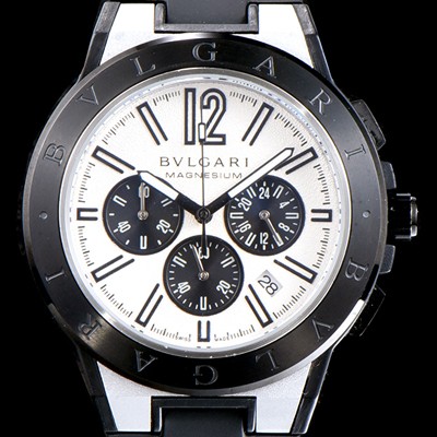 홍콩명품 [불가리] 남성용 신상품 업데이트!! 디아고노 102305 DG42WSMCVDCH 크로노그래프 마그네슘 PVD 화이트 다이얼 쿼츠 무브먼트 BVL4255  