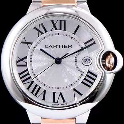 홍콩명품 [까르띠에] 남성용 발롱블루 드 까르띠에 W6920095 42사이즈 18k 로즈골드 화이트 다이얼 쿼츠 무브먼트 CAR0022  