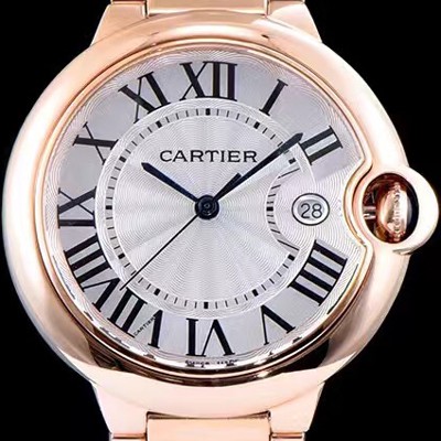 홍콩명품 [까르띠에] 남성용 발롱블루 드 까르띠에 W69006Z2 42사이즈 18k 로즈골드 화이트 다이얼 쿼츠 무브먼트 CAR0024  