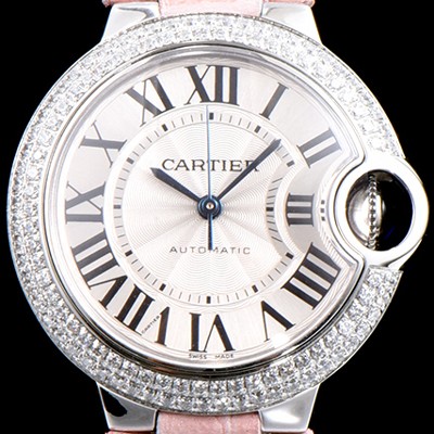 홍콩명품 [까르띠에] 여성용 발롱블루 WE902067 33mm 다이아몬드 베젤 화이트 다이얼 오토매틱 무브먼트 CAR0500  