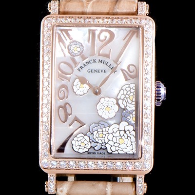 홍콩명품 [프랭크뮬러] 여성용 롱아일렌드 952 QZ ORC D 1R 컬력션 최상급 퀄리티의 쥬얼셋팅 케이스 화이트 마더 오브 펄 다이얼 스위스 쿼츠 무브먼트 FRA0410  