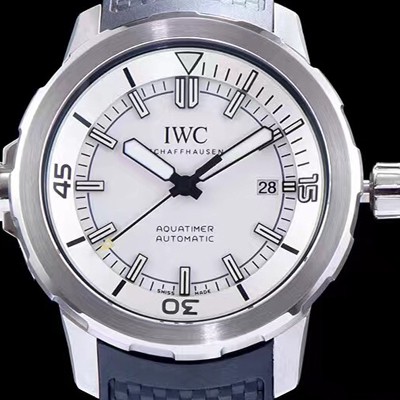 홍콩명품 [아이더블유씨] 남성용 아쿠아타이머 IW329003 신형 다이버 워치!! 센트럴 해킹 세컨즈 화이트 다이얼 오토매틱 무브먼트 IWC0400  