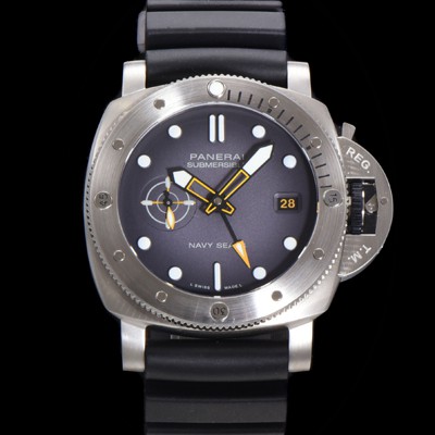 홍콩명품 [파네라이] 남성용 서브머시블 GMT 네이비 씰 PAM01323 오토매틱 Cal P. 900 타입 44mm 우레탄줄 그레이 다이얼 pan5210  