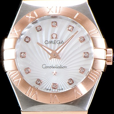 홍콩명품 [오메가] 남성용 여성 컬렉션 컨스틀레이션 123.20.27.20.55.002 오메가 코-액시얼 27MM 로마 숫자가 인그레이빙된 베젤 18K 로즈골드 콤비 화이트 자개 다이얼 쿼츠 무브먼트 OMG4120  