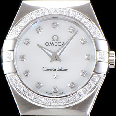 홍콩명품 [오메가] 남성용 여성 컬렉션 컨스틀레이션 123.15.27.60.55.003 오메가 코-액시얼 27MM 다이아몬드 세팅 베젤 화이트 화이트 다이얼 쿼츠 무브먼트 OMG4124  