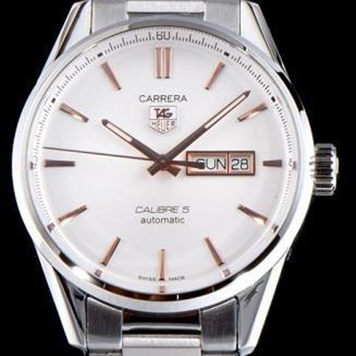 홍콩명품 [태그호이어] 남성용 까레라 칼리버 5 WAR201D.BA0723 데이-데이트 논 크로노 화이트 다이얼 브레이슬릿 오토매틱 무브먼트 TAG0111  