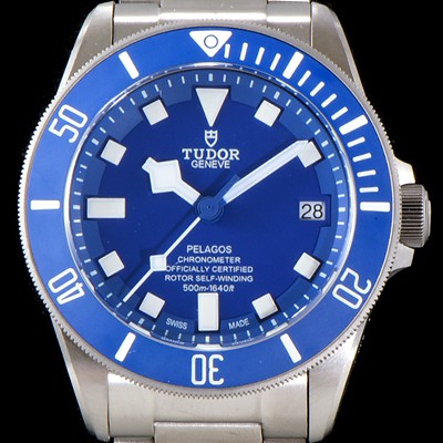 홍콩명품 [튜더] 남성용 폴라고 블루 다이얼 오토매틱 무브먼트 TUD4240  