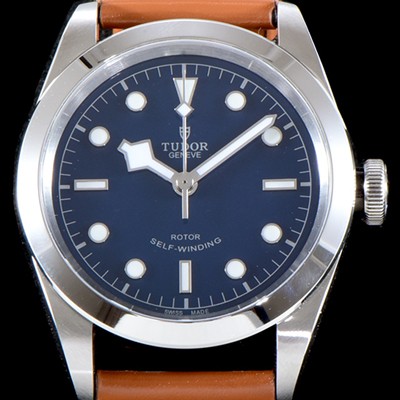 홍콩명품 [튜더] 남성용 빈티지 베이지 가죽 스트랩!! 블랙 베이 M79500-0008 스노우플레이크 오리지널 동일 무브 블루 다이얼 스위스 ETA 2824-A2 오토매틱 무브먼트 TUD0334  