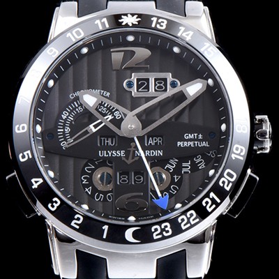 홍콩명품 [율리스나르당] 남성용 율리시스 나르딘 322-00-3 이그제큐티브 엘 토로 지엠티 퍼페츄얼 블랙 다이얼 오토매틱 무브먼트 ULY4203  