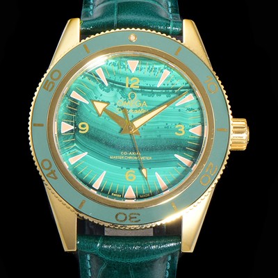 홍콩명품 [오메가]남성용 2021 씨마스터 300 Co-Axial 크로노미터 234.63.41.21.99.001 옐로우골드 오토매틱 므브먼트 41mm 그린다이얼 OMG12800  