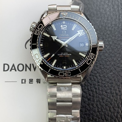 홍콩명품 [오메가] 남성용 씨마스터 신제품 215.30.44.21.01.001 플래닛 오션 600m 코-액시얼 마스터 크로노미터 43.5mm 오토매틱 Cal.8900 타입 메탈줄 블랙 다이얼 omg0195  