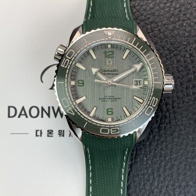 홍콩명품 [오메가] 남성용 씨마스터 신제품 215.32.44.21.06.001 플래닛 오션 600m 코-액시얼 마스터 크로노미터 43.5mm 오토매틱 Cal.8900 타입 우레탄줄 그레이 다이얼 omg0188  