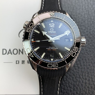 홍콩명품 [오메가] 남성용 씨마스터 신제품 215.33.44.21.01.001 플래닛 오션 600m 코-액시얼 마스터 크로노미터 43.5mm 오토매틱 Cal.8900 타입 우레탄줄 블랙 다이얼 omg0190  