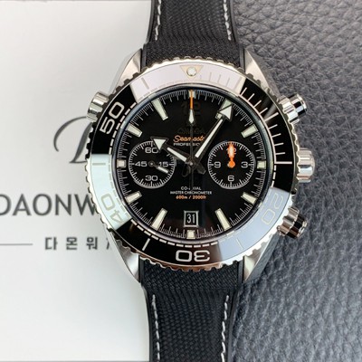 홍콩명품 [오메가] 남성용 씨마스터 신제품 215.33.46.51.01.001 플래닛 오션 600m 코액시얼 마스터 크로노미터 45.5mm 크로노그래프 오토매틱 Cal.9900 타입 블랙 다이얼 omg0200  