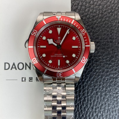 홍콩명품 [튜더] 남성용 블랙베이 피프티에이트 41mm 오토매틱 2824무브먼트 버건디 다이얼 tud5130  