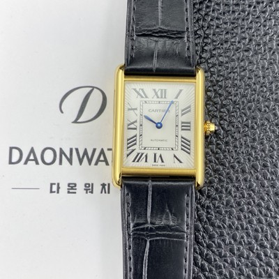 홍콩명품 [까르띠에] 남성용 2025신상! 탱크 루이스 18K 옐우골드 38.1mm 악어가죽 오토매틱 무브먼트 화이트 다이얼 car69385  