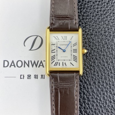 홍콩명품 [까르띠에] 남성용 2025신상! 탱크 루이스 18K 옐우골드 38.1mm 악어가죽 오토매틱 무브먼트 화이트 다이얼 car69386  