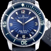 홍콩명품 [블랑팡] 남성용 베스트셀러 피프티 패덤스 5015D-1140-52B 칼리버 워치 물결무늬 블루 다이얼 스위스 ETA 2836-2오토매틱 무브먼트 BLA4205  