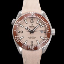 홍콩명품 [오메가] 남성용 씨마스터 신제품 215.32.44.21.09.001 플래닛 오션 600m 코-액시얼 마스터 크로노미터 43.5mm 오토매틱 Cal.8900 타입 우레탄줄 베이지 다이얼 omg20250  