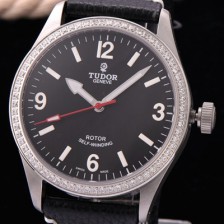 홍콩명품 [튜더] 남성용 헤리티지 블랙 다이얼 오토매틱 무브먼트 TUD4240  