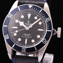 홍콩명품 [튜더] 남성용 헤리티지 블랙베이 브레이슬릿 블랙다이얼 TUD4200  