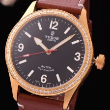 홍콩명품 [튜더] 남성용 헤리티지 블랙 다이얼 오토매틱 무브먼트 TUD4220  