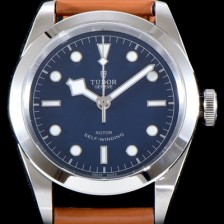 홍콩명품 [튜더] 남성용 빈티지 베이지 가죽 스트랩!! 블랙 베이 M79500-0008 스노우플레이크 오리지널 동일 무브 블루 다이얼 스위스 ETA 2824-A2 오토매틱 무브먼트 TUD0334  