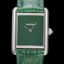 홍콩명품 [까르띠에] 여성용 탱크 머스트 WSTA0054 로마 인덱스 33.7mm 그린 다이얼 악어가죽줄 쿼츠 무브먼트 CAR00575  