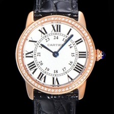 홍콩명품 [까르띠에] 여성용 롱드 더 솔로 WR000351  쿼츠 므브먼트 29미리 로즈골드 큐빅베젤 악어가죽줄 화이트다이얼 CAR11547  