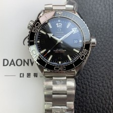 홍콩명품 [오메가] 남성용 씨마스터 신제품 215.30.44.21.01.001 플래닛 오션 600m 코-액시얼 마스터 크로노미터 43.5mm 오토매틱 Cal.8900 타입 메탈줄 블랙 다이얼 omg0195  