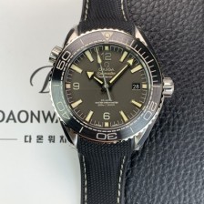 홍콩명품 [오메가] 남성용 씨마스터 신제품 215.32.44.21.01.002 플래닛 오션 600m 코-액시얼 마스터 크로노미터 43.5mm 오토매틱 Cal.8900 타입 우레탄줄 딤그레이 다이얼 omg0189  