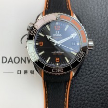 홍콩명품 [오메가] 남성용 씨마스터 신제품 215.32.44.21.01.001 플래닛 오션 600m 코-액시얼 마스터 크로노미터 43.5mm 오토매틱 Cal.8900 타입 우레탄줄 블랙 다이얼 omg0191  