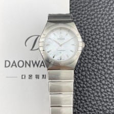 홍콩명품 [오메가] 여성용 컨스틀레이션 맨해튼 131.10.28.60.05.001 쿼츠 Cal.4061무브먼트 28mm 화이트 자개 다이얼 omg0224  