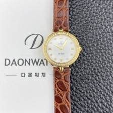 홍콩명품 [오메가] 여성용 드빌 424.58.27.60.55.001 프레스티지 듀드롭 27.4mm 옐우골드 다이아몬드 쿼츠 무브먼트 화이트 자개 다이얼 omg0234  