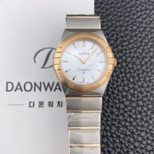 홍콩명품 [오메가] 여성용 컨스틀레이션 맨해튼 131.20.28.60.05.001 로즈골드 28mm 쿼츠 Cal.4061무브먼트 화이트 자개 다이얼 omg0226  