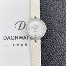 홍콩명품 [오메가] 여성용 드빌 424.18.27.60.52.001 프레스티지 듀드롭 27.4mm 다이아몬드 쿼츠 무브먼트 화이트 자개 다이얼 omg0238  