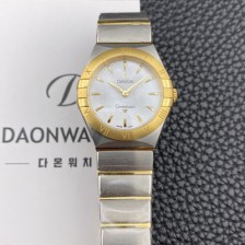 홍콩명품 [오메가] 여성용 컨스틀레이션 맨해튼 131.20.28.60.05.002 옐우골드 28mm 쿼츠 Cal.4061무브먼트 화이트 자개 다이얼 omg0229  