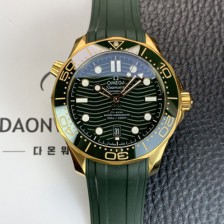홍콩명품 [오메가] 남성용 씨마스터 210.62.44.20.01.001 다이버 300M 마스터 코액시얼 42 문샤인 골드 오토매틱 Cal. 8801타입 그린 다이얼 omg0221  