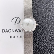 홍콩명품 
[디올] 여성용 라디드 사틴 25mm 다이아몬드 쿼츠 무브먼트 화이트 자게 다이얼 dio1007  