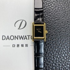 홍콩명품 [까르띠에] 여성용 탱크 루이스 미니 WGTA0212 18K 옐우골드 24mm 가죽줄 쿼츠 무브먼트 블랙 다이얼 car69376  