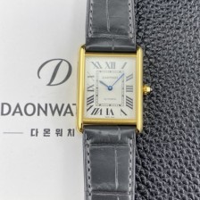 홍콩명품 [까르띠에] 남성용 2025신상! 탱크 루이스 WGTA0357 18K 옐우골드 38.1mm 악어가죽 오토매틱 무브먼트 화이트 다이얼 car69384  